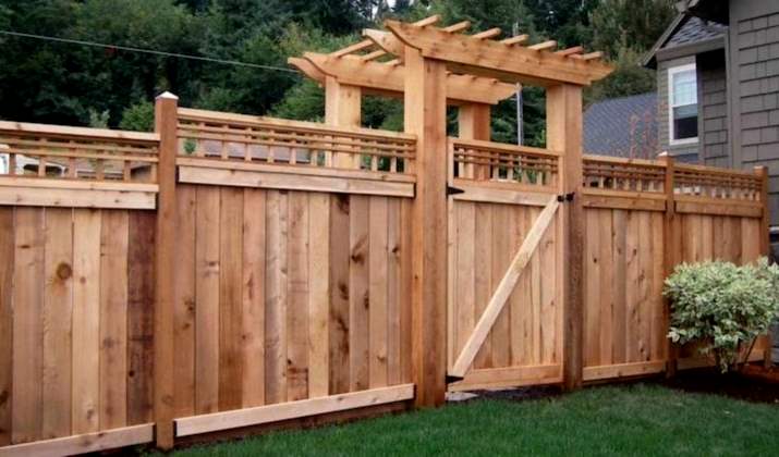 wood fencing Edmonton