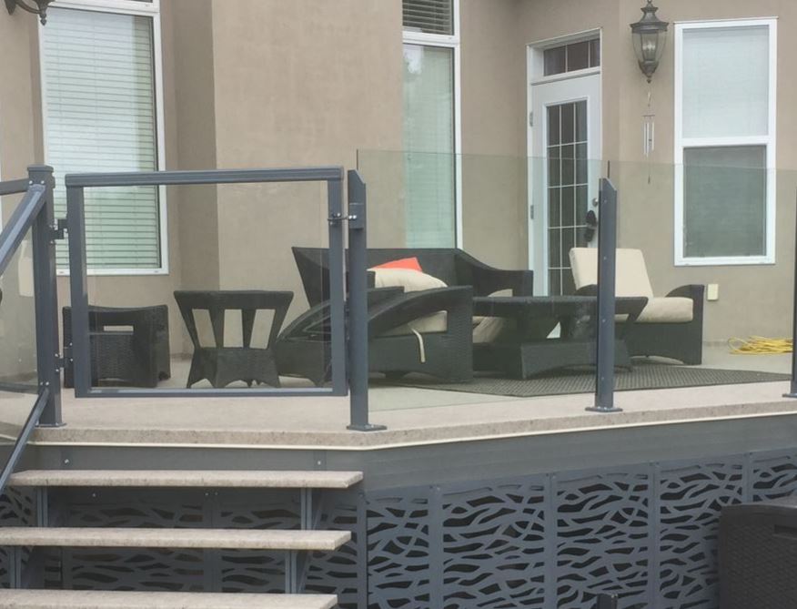 Best Deck Builder & Contractors Outdoor Vinyl Decking Installer Vinyl Decking Edmonton